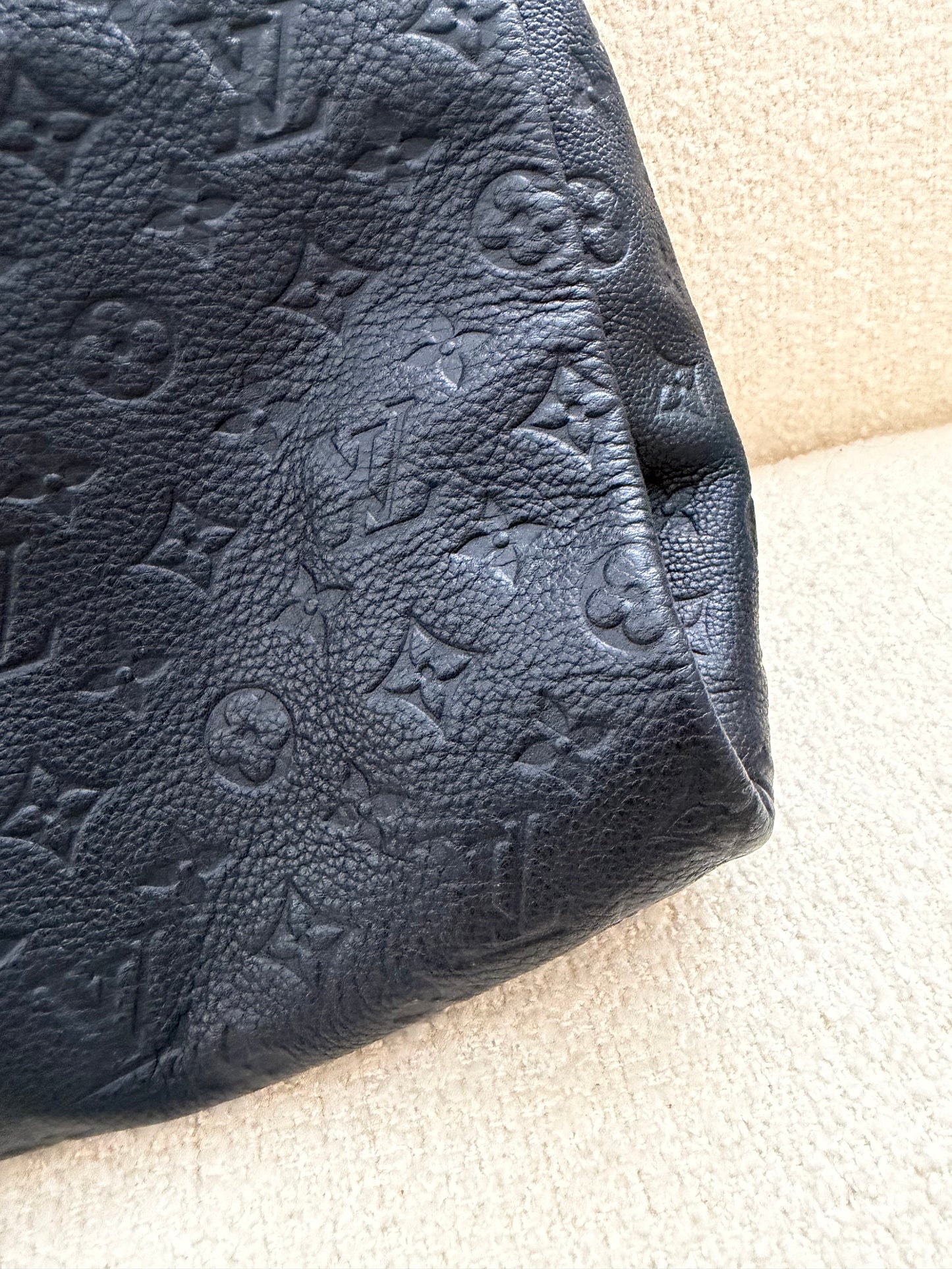 Louis Vuitton Artsy MM Empreinte Leather | Midnight blue Monogram Empreinte