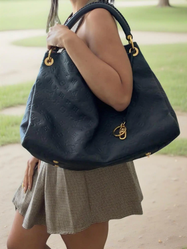 Louis Vuitton Artsy MM Empreinte Leather | Midnight blue Monogram Empreinte
